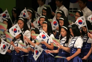 Students celebrate South Korea's Independence Day. Source: Zimbio
