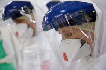 Ebola researchers struggle to find a cure. Source: Gaileo.net