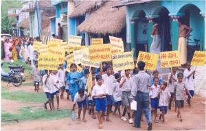Children march for clean drinking water as part of the Indian Government's Total Sanitation Program. Source: UNICEF / Gov't of India